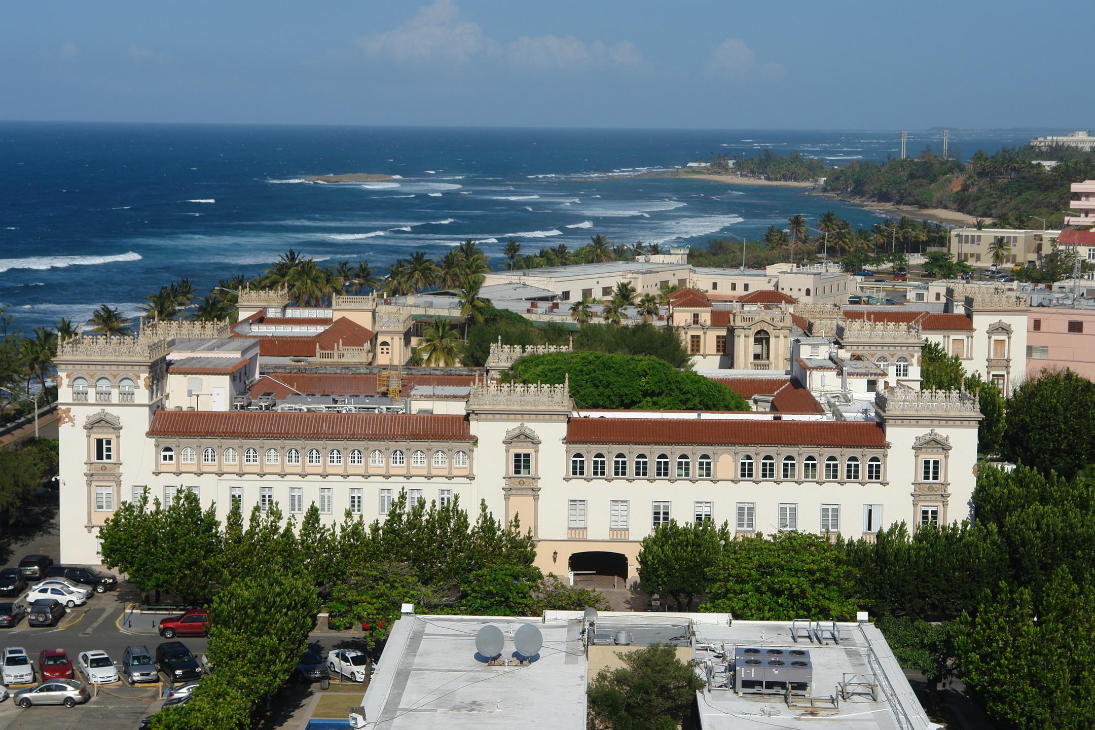Capitolio de Puerto Rico - San Juan (Puerta de Tierra) - 2011 00110